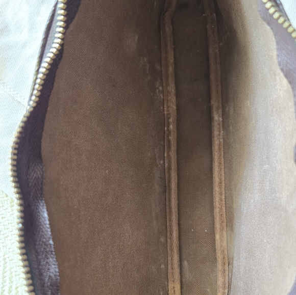 Louis Vuitton Pochette Accessories Monogram Canvas - Old Model - Picture 8 of 15